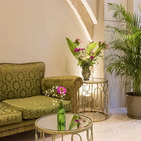 Viaggio Elegant Konukevi 4*