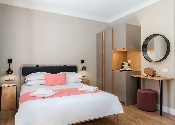 Viaggio Elegant Guest house 4*