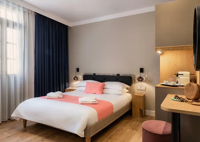 Viaggio Elegant ゲストハウス 4*